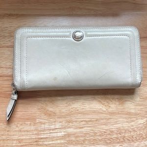 Coach Zipper Around Wallet Cream Silver
